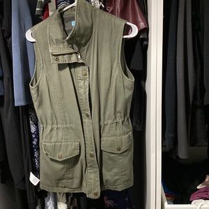 Green utility vest